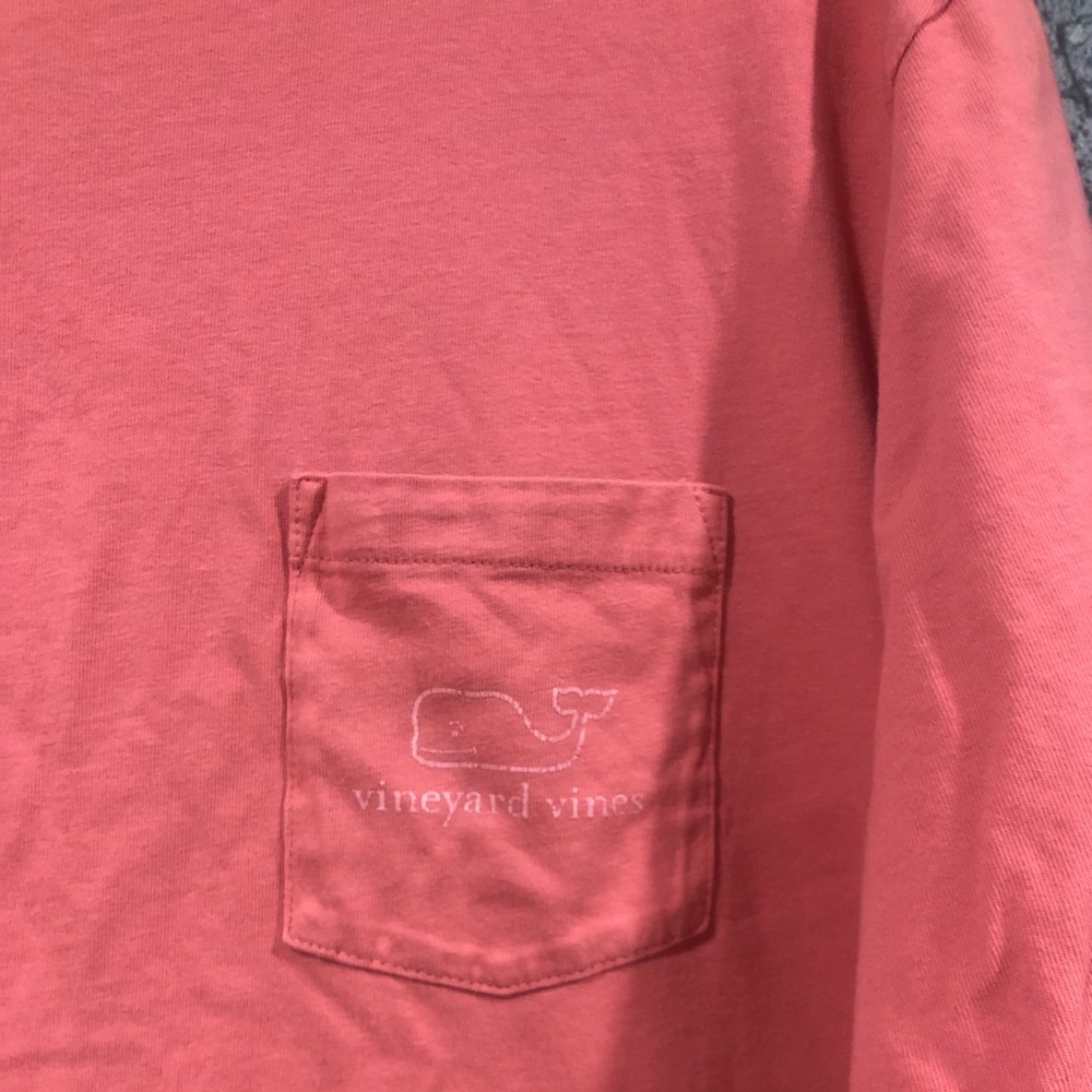 Vineyard Vines pocket tshirt